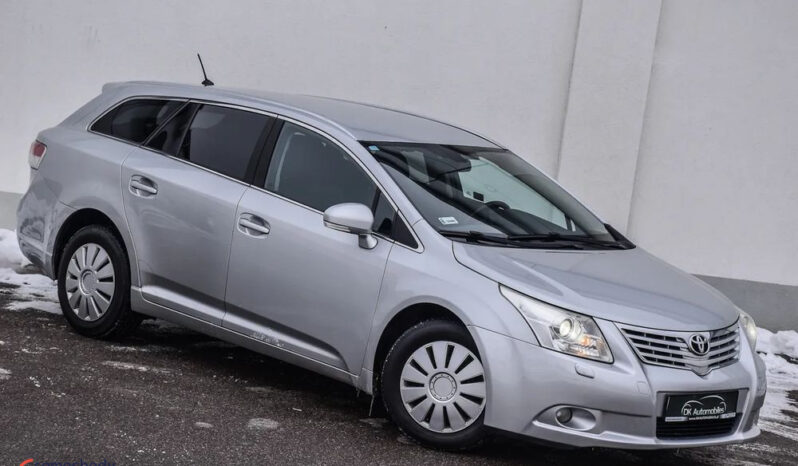 TOYOTA Avensis  | FWD (przód) | Manualna | 126 KM | Srebrny full