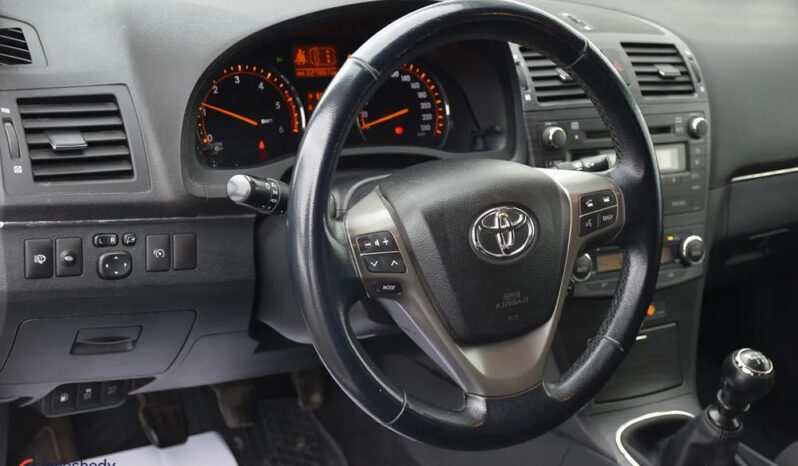TOYOTA Avensis  | FWD (przód) | Manualna | 126 KM | Srebrny full