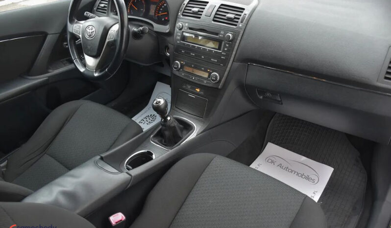 TOYOTA Avensis  | FWD (przód) | Manualna | 126 KM | Srebrny full