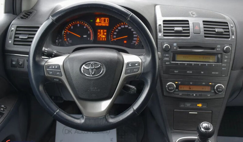 TOYOTA Avensis  | FWD (przód) | Manualna | 126 KM | Srebrny full