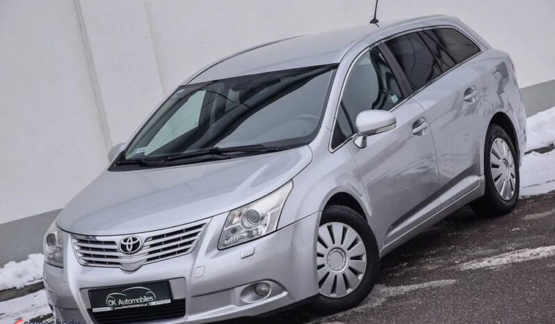 TOYOTA Avensis  | FWD (przód) | Manualna | 126 KM | Srebrny full