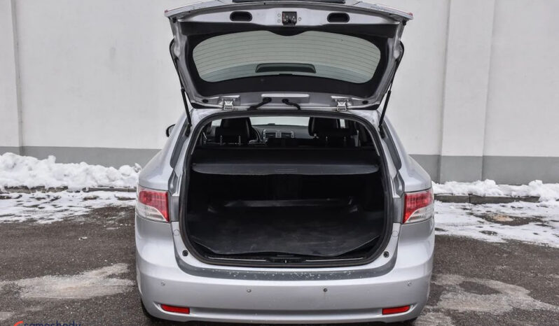 TOYOTA Avensis  | FWD (przód) | Manualna | 126 KM | Srebrny full
