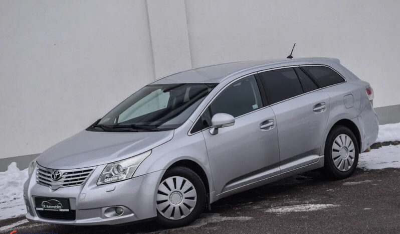 TOYOTA Avensis  | FWD (przód) | Manualna | 126 KM | Srebrny full