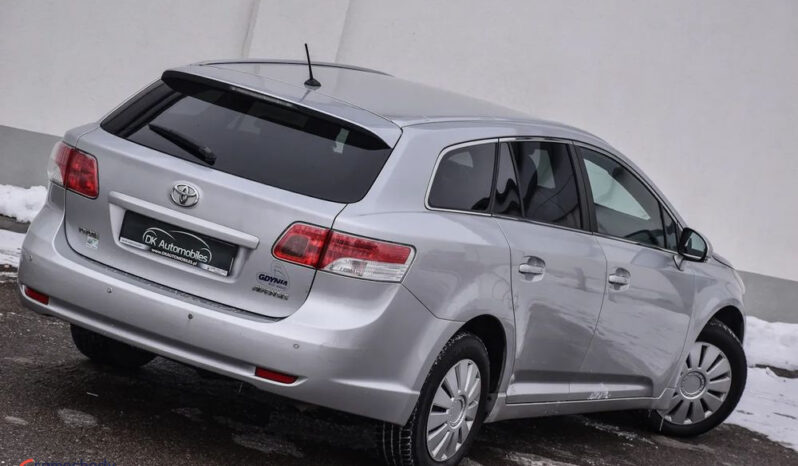 TOYOTA Avensis  | FWD (przód) | Manualna | 126 KM | Srebrny full