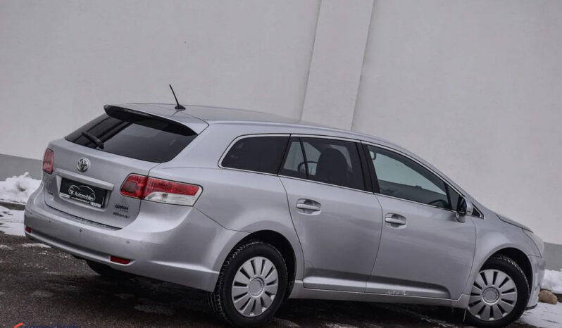 TOYOTA Avensis  | FWD (przód) | Manualna | 126 KM | Srebrny full