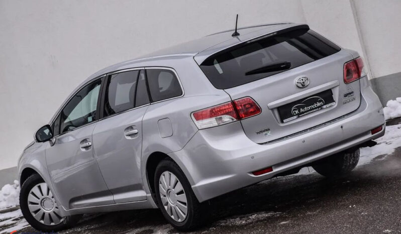 TOYOTA Avensis  | FWD (przód) | Manualna | 126 KM | Srebrny full