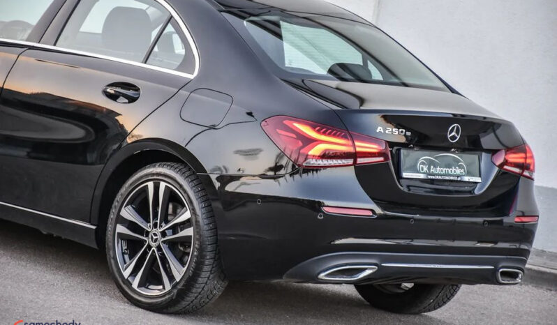MERCEDES-BENZ Klasa A | FWD (przód) | Automatyczna | 163 KM | Czarny full
