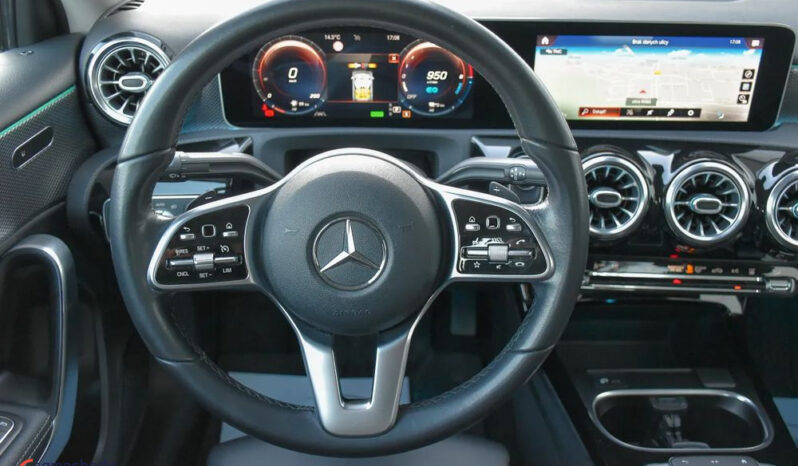 MERCEDES-BENZ Klasa A | FWD (przód) | Automatyczna | 163 KM | Czarny full