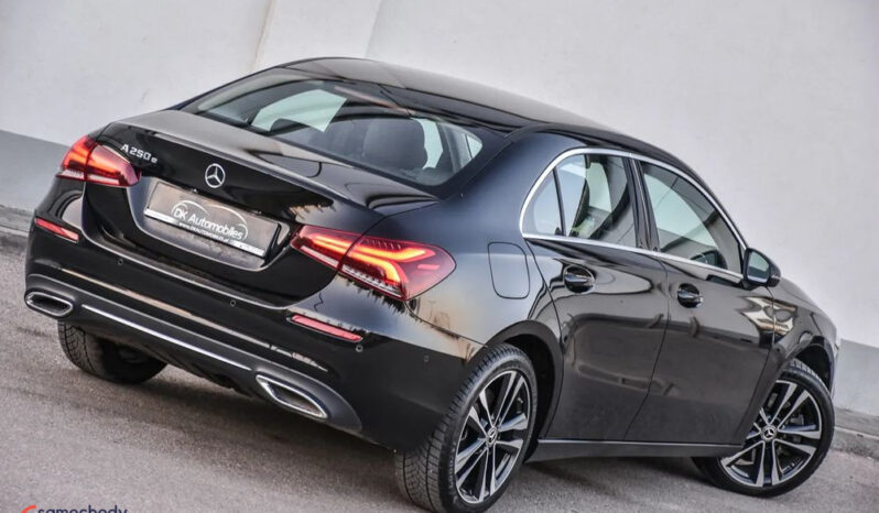 MERCEDES-BENZ Klasa A | FWD (przód) | Automatyczna | 163 KM | Czarny full