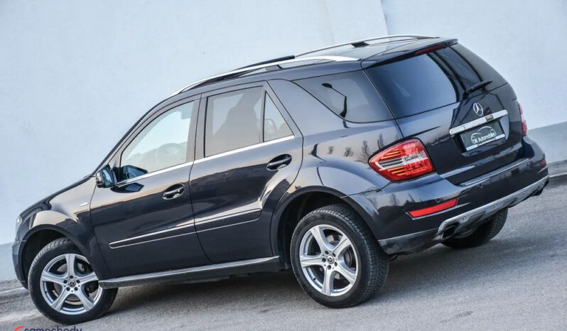 MERCEDES-BENZ ML  | 4×4 (stały) | Automatyczna | 204 KM | Czarny full
