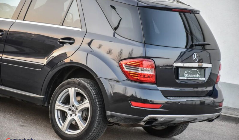 MERCEDES-BENZ ML  | 4×4 (stały) | Automatyczna | 204 KM | Czarny full