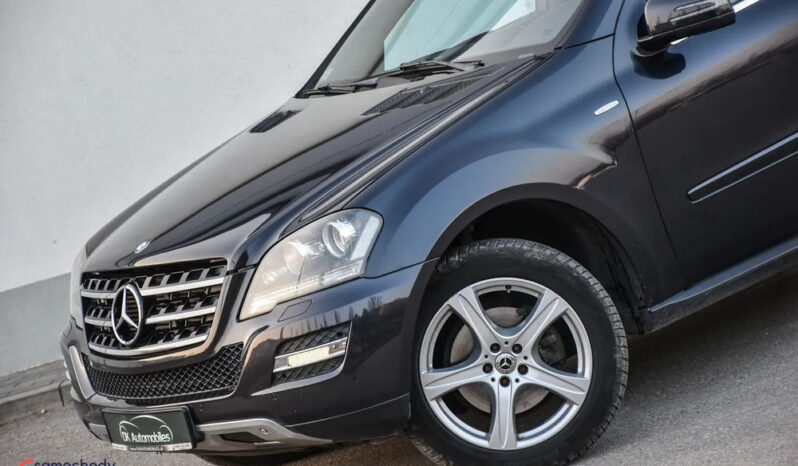 MERCEDES-BENZ ML  | 4×4 (stały) | Automatyczna | 204 KM | Czarny full