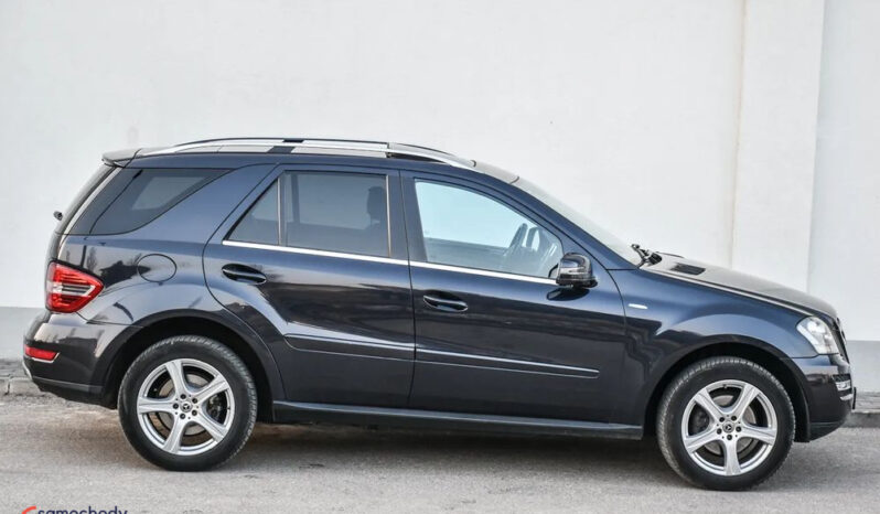 MERCEDES-BENZ ML  | 4×4 (stały) | Automatyczna | 204 KM | Czarny full