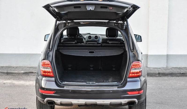 MERCEDES-BENZ ML  | 4×4 (stały) | Automatyczna | 204 KM | Czarny full