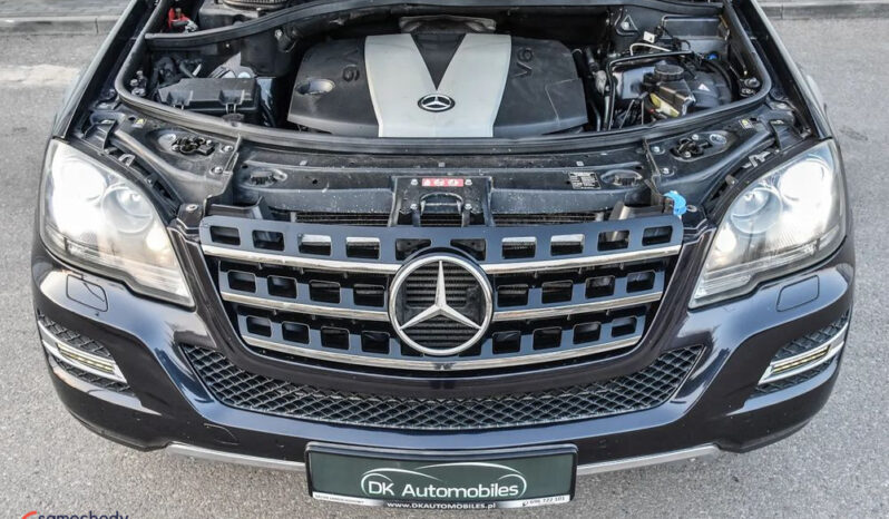 MERCEDES-BENZ ML  | 4×4 (stały) | Automatyczna | 204 KM | Czarny full