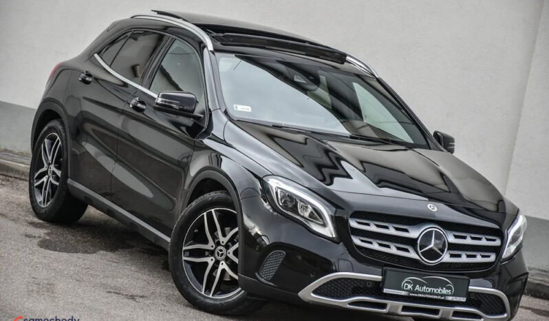 Mercedes-Benz Gla  | Fwd (Przód) | Automatyczna | 156 Km | Czarny