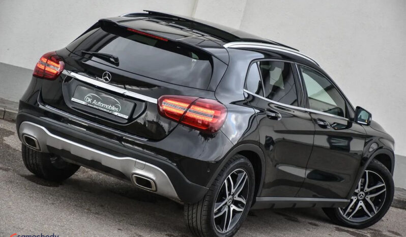 MERCEDES-BENZ GLA  | FWD (przód) | Automatyczna | 156 KM | Czarny full