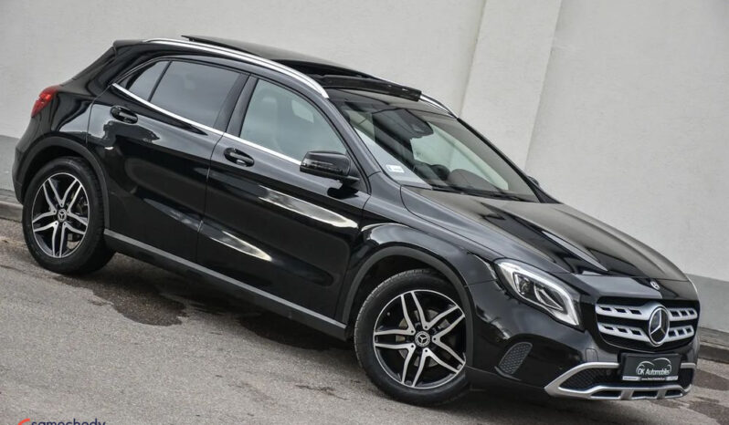MERCEDES-BENZ GLA  | FWD (przód) | Automatyczna | 156 KM | Czarny full