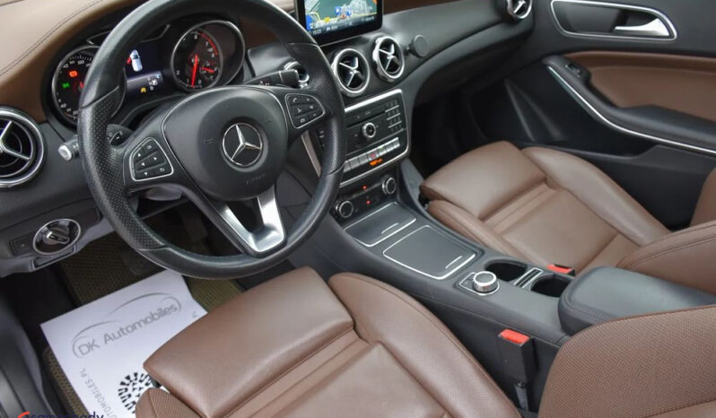 MERCEDES-BENZ GLA  | FWD (przód) | Automatyczna | 156 KM | Czarny full