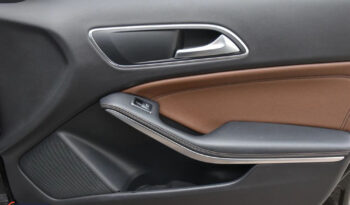 MERCEDES-BENZ GLA  | FWD (przód) | Automatyczna | 156 KM | Czarny full