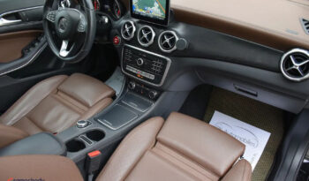 MERCEDES-BENZ GLA  | FWD (przód) | Automatyczna | 156 KM | Czarny full