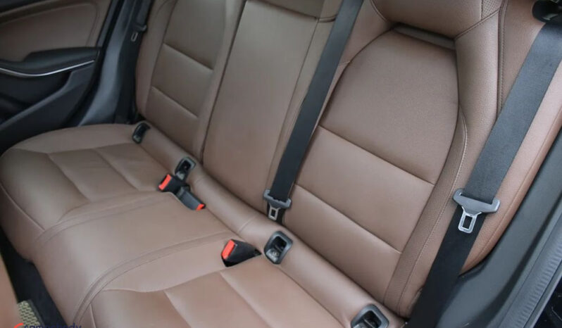 MERCEDES-BENZ GLA  | FWD (przód) | Automatyczna | 156 KM | Czarny full
