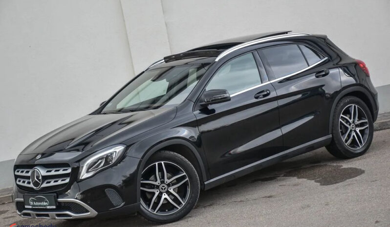 MERCEDES-BENZ GLA  | FWD (przód) | Automatyczna | 156 KM | Czarny full
