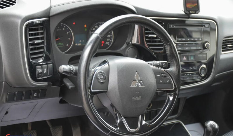 MITSUBISHI Outlander  | FWD (przód) | Manualna | 150 KM | Złoty full