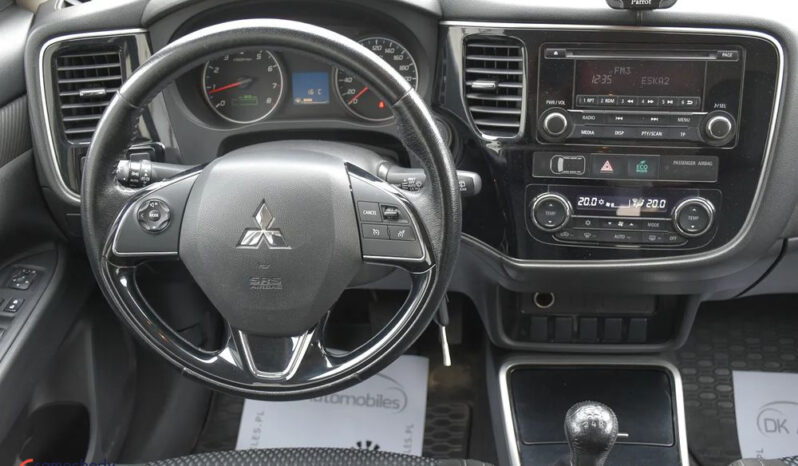 MITSUBISHI Outlander  | FWD (przód) | Manualna | 150 KM | Złoty full