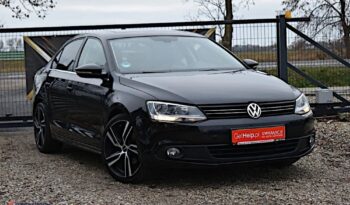 VOLKSWAGEN Jetta  | FWD (przód) | Automatyczna | 105 KM | Czarny full