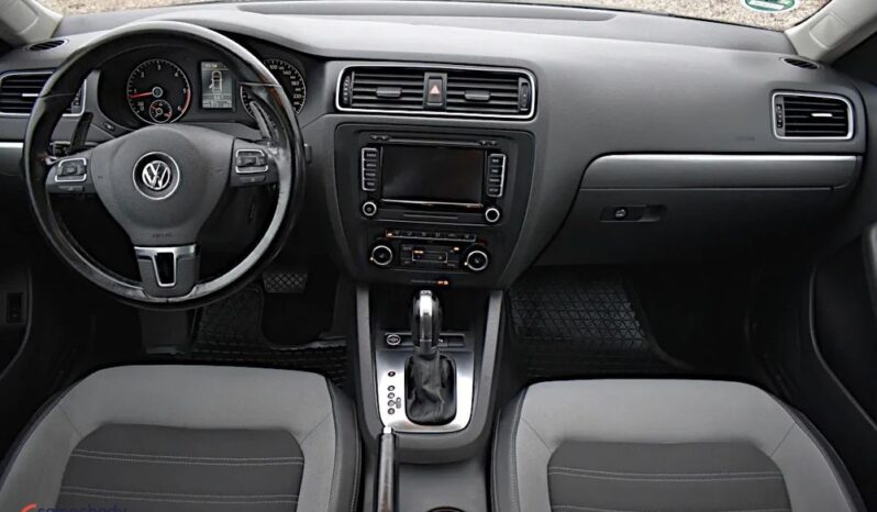 VOLKSWAGEN Jetta  | FWD (przód) | Automatyczna | 105 KM | Czarny full