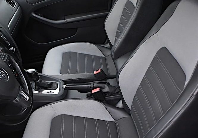 VOLKSWAGEN Jetta  | FWD (przód) | Automatyczna | 105 KM | Czarny full