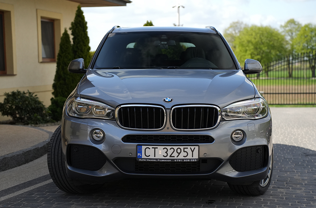 Bmw X5  | 4X4 (Stały) | Automatyczna | 231 Km | Szary