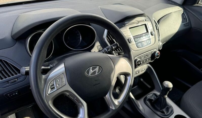 HYUNDAI ix35  | FWD (przód) | Manualna | 163 KM | Szary full
