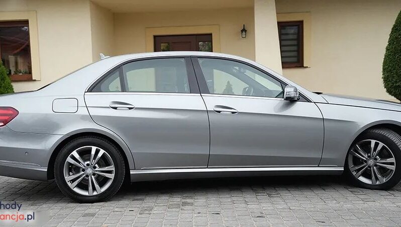 MERCEDES-BENZ E-klasse AMG | RWD (tył) | Automatyczna | 252 KM | Szary full