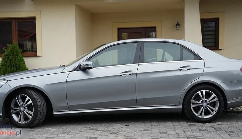MERCEDES-BENZ E-klasse AMG | RWD (tył) | Automatyczna | 252 KM | Szary full