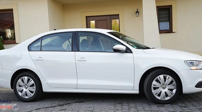 VOLKSWAGEN Jetta  | FWD (przód) | Manualna | 105 KM | Biały full