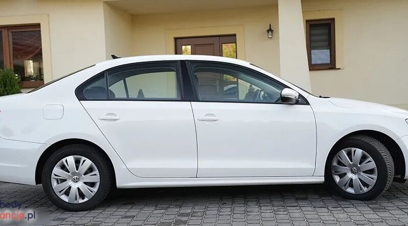 VOLKSWAGEN Jetta  | FWD (przód) | Manualna | 105 KM | Biały full
