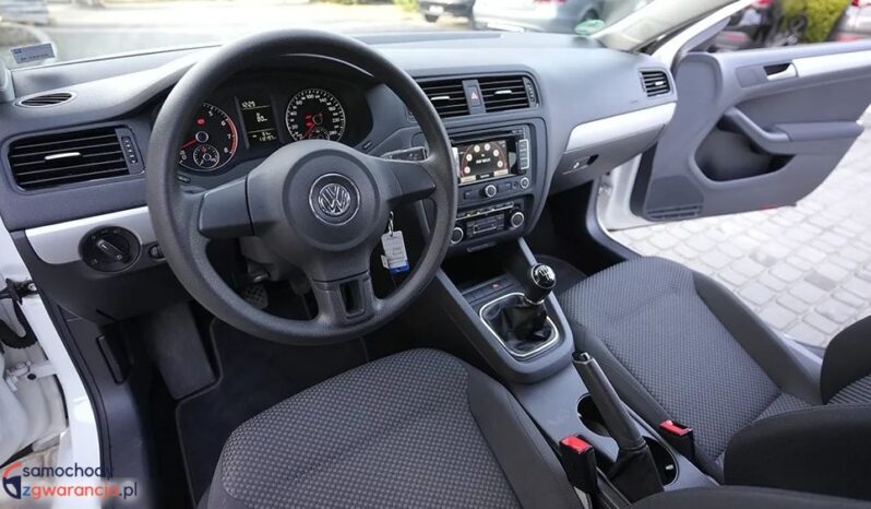 VOLKSWAGEN Jetta  | FWD (przód) | Manualna | 105 KM | Biały full