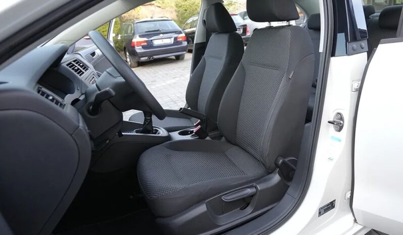VOLKSWAGEN Jetta  | FWD (przód) | Manualna | 105 KM | Biały full