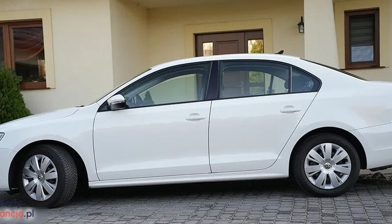 VOLKSWAGEN Jetta  | FWD (przód) | Manualna | 105 KM | Biały full
