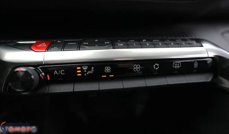 PEUGEOT 3008  | FWD (przód) | Manualna | 130 KM | Zielony full