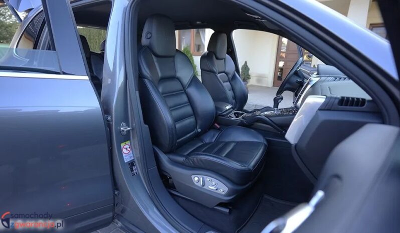 Porsche Cayenne | 4×4 (stały) | Automatyczna | 400 KM | Szary full