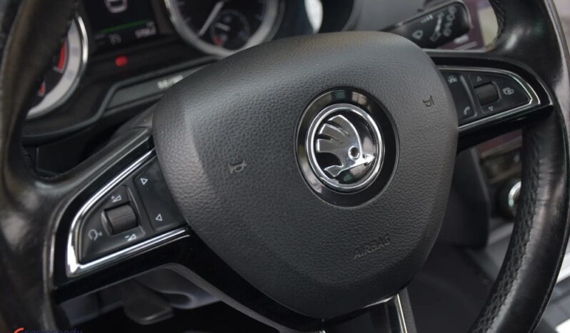SKODA Octavia  | FWD (przód) | Manualna | 115 KM | Czarny full