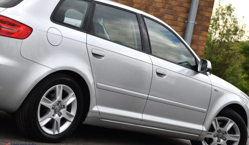 AUDI A3  | FWD (przód) | Manualna | 140 KM | Srebrny full