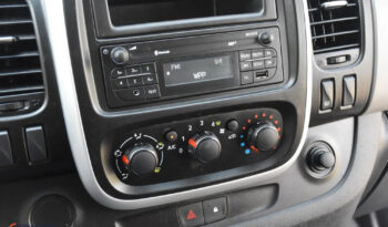 RENAULT Trafic | przedni | Manualna | 95 KM | Biały full