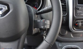 RENAULT Trafic | przedni | Manualna | 95 KM | Biały full