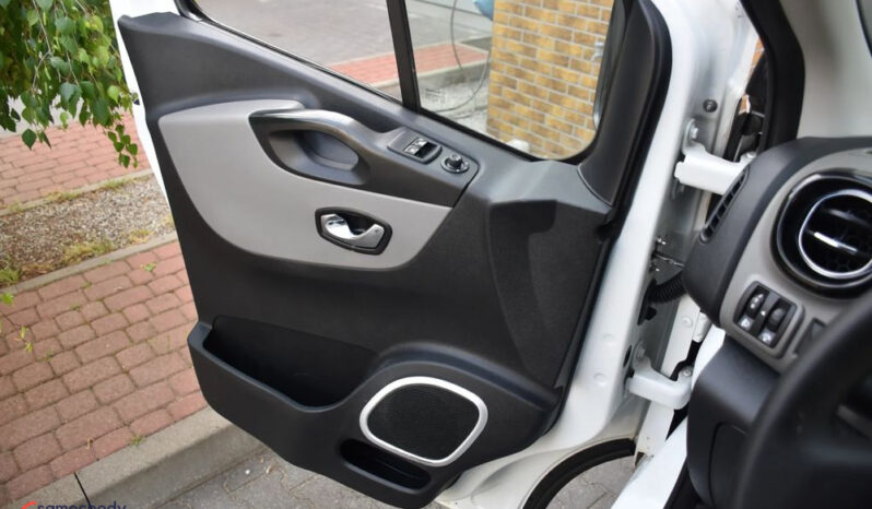 RENAULT Trafic | przedni | Manualna | 95 KM | Biały full