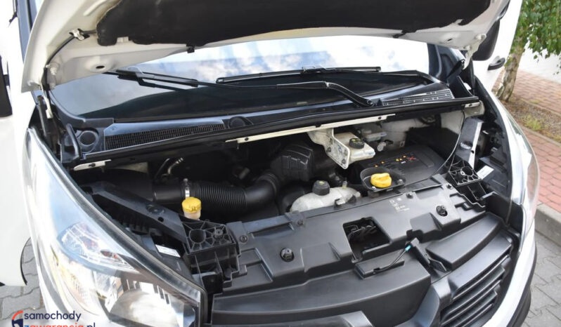 RENAULT Trafic | przedni | Manualna | 95 KM | Biały full