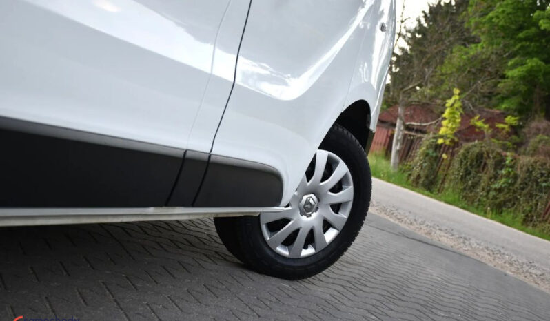 RENAULT Trafic | przedni | Manualna | 95 KM | Biały full